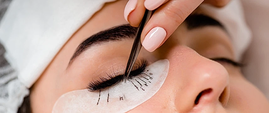 Mecidiyeköy Kirpik liftingi ve ipek kirpik uygulaması - Dream Moon Beauty