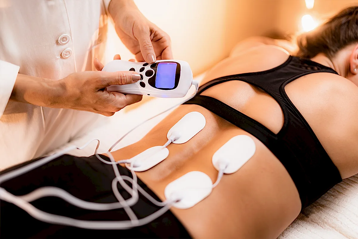 Bel bölgesine pasif jimnastik elektrostimülasyon uygulaması - Dream Moon Beauty