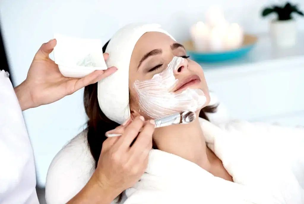 Şişli Güzellik Merkezi – Profesyonel Cilt Bakımı ve Maske Uygulaması
